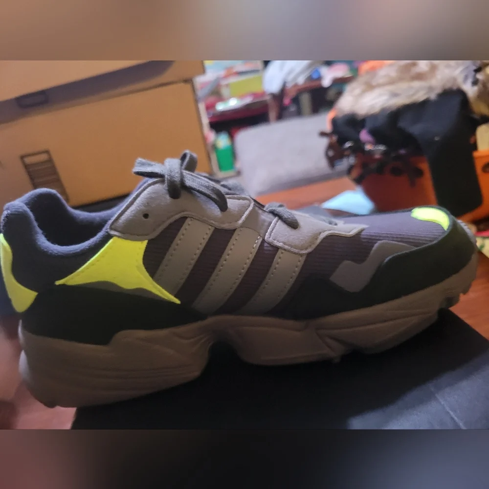 Adidas Yung 96 Mens Black Green Sneaker Size 4.5‎